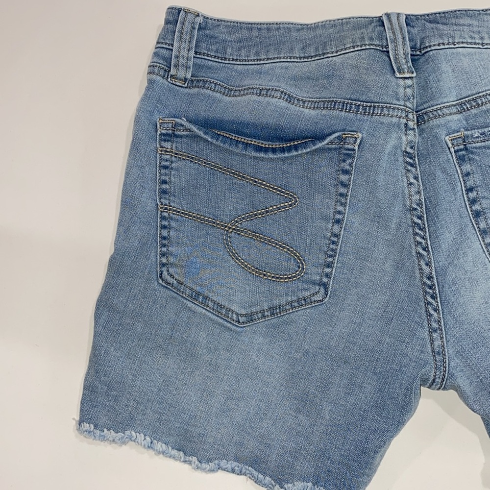 7 For All‎ Mankind Weekend Distressed Shorts - Picture 6 of 8